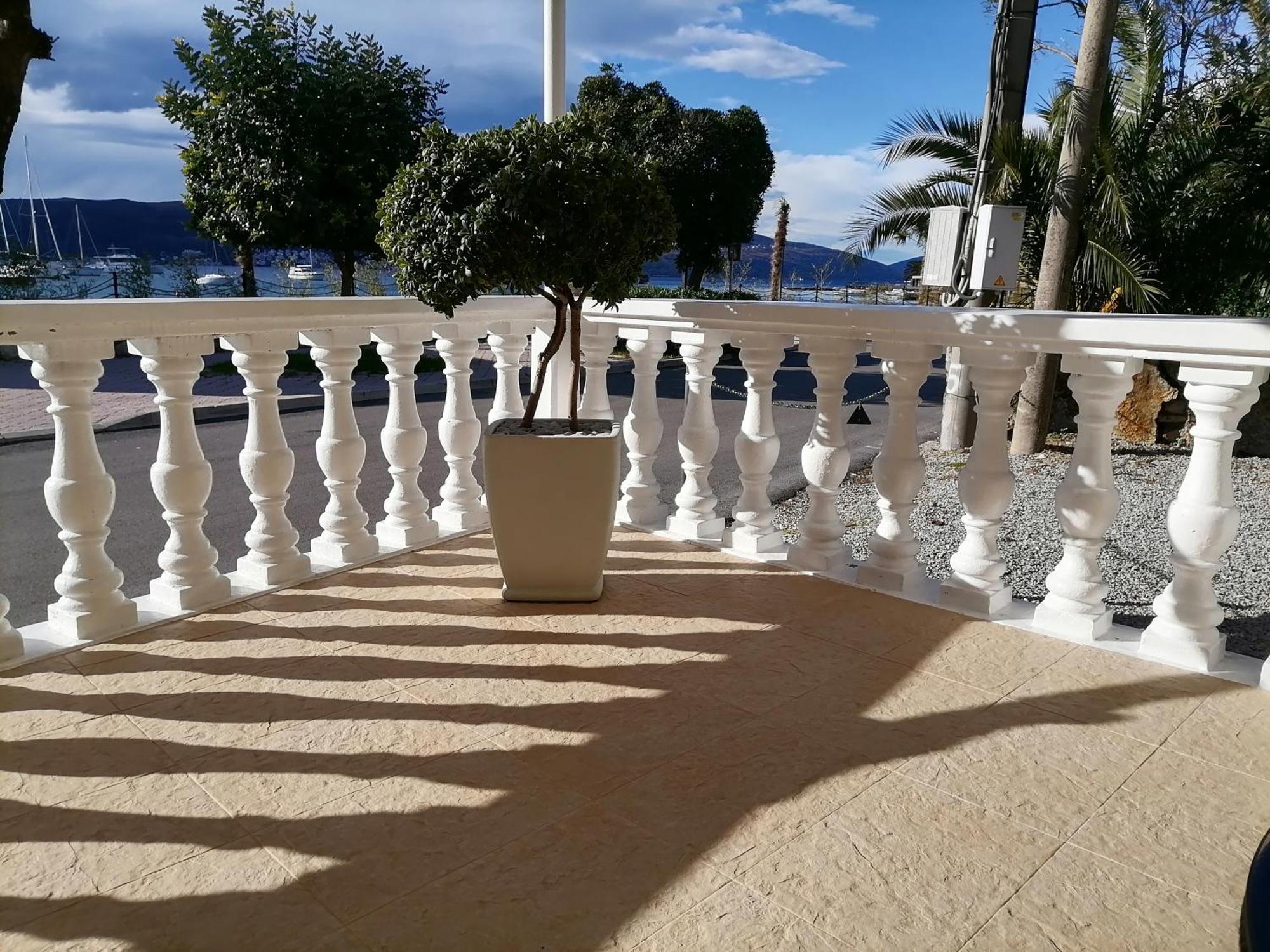 Apartment Casa Sul Mare Tivat Bagian luar foto